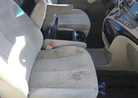 2013 Toyota Sienna Le V6 8 Passenger z USA, uszkodzony, nr VIN 5TDKK3DCXDS287357